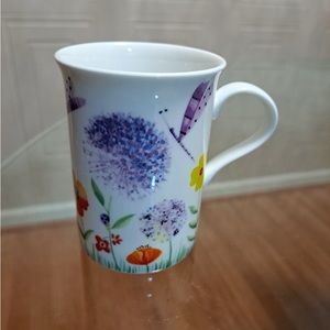 - Brand New Beutiful Multicolor Floral Stechcol Mug .